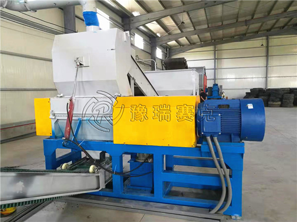 廢舊輪胎再生利用項目的無塵破碎機的選用很流行